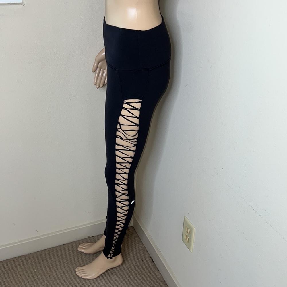 EUC ALO Yoga Interlace Cutout side High-rise leggings tights Medium